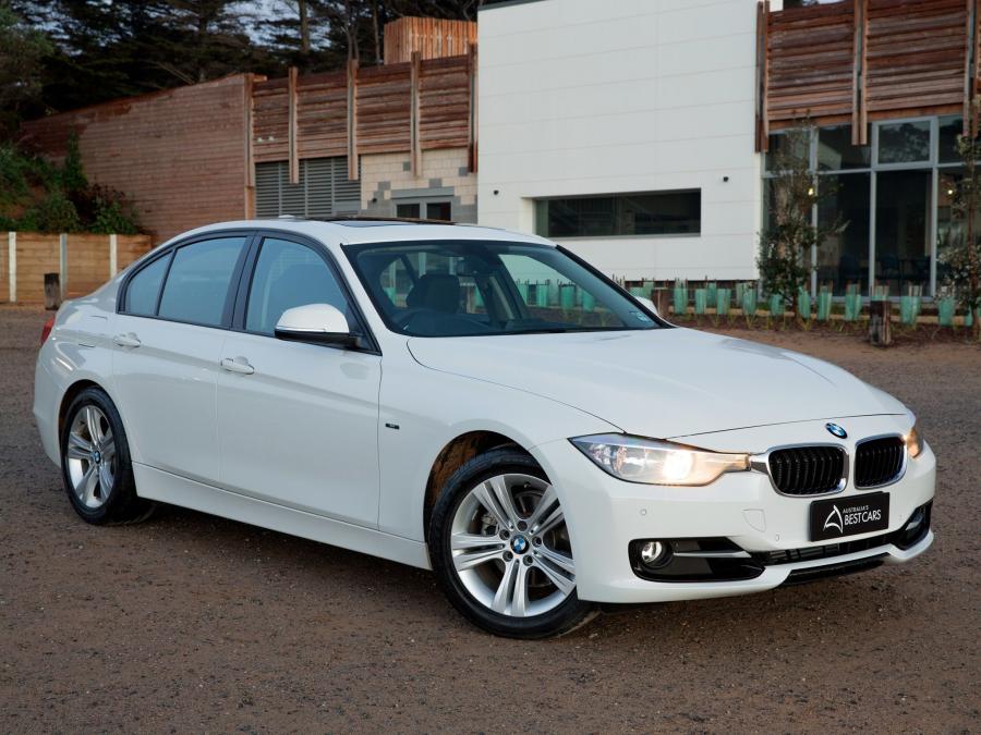  BMW 320i Sedan Sport Line 2012 года  (AU) (фото 1 из 2)